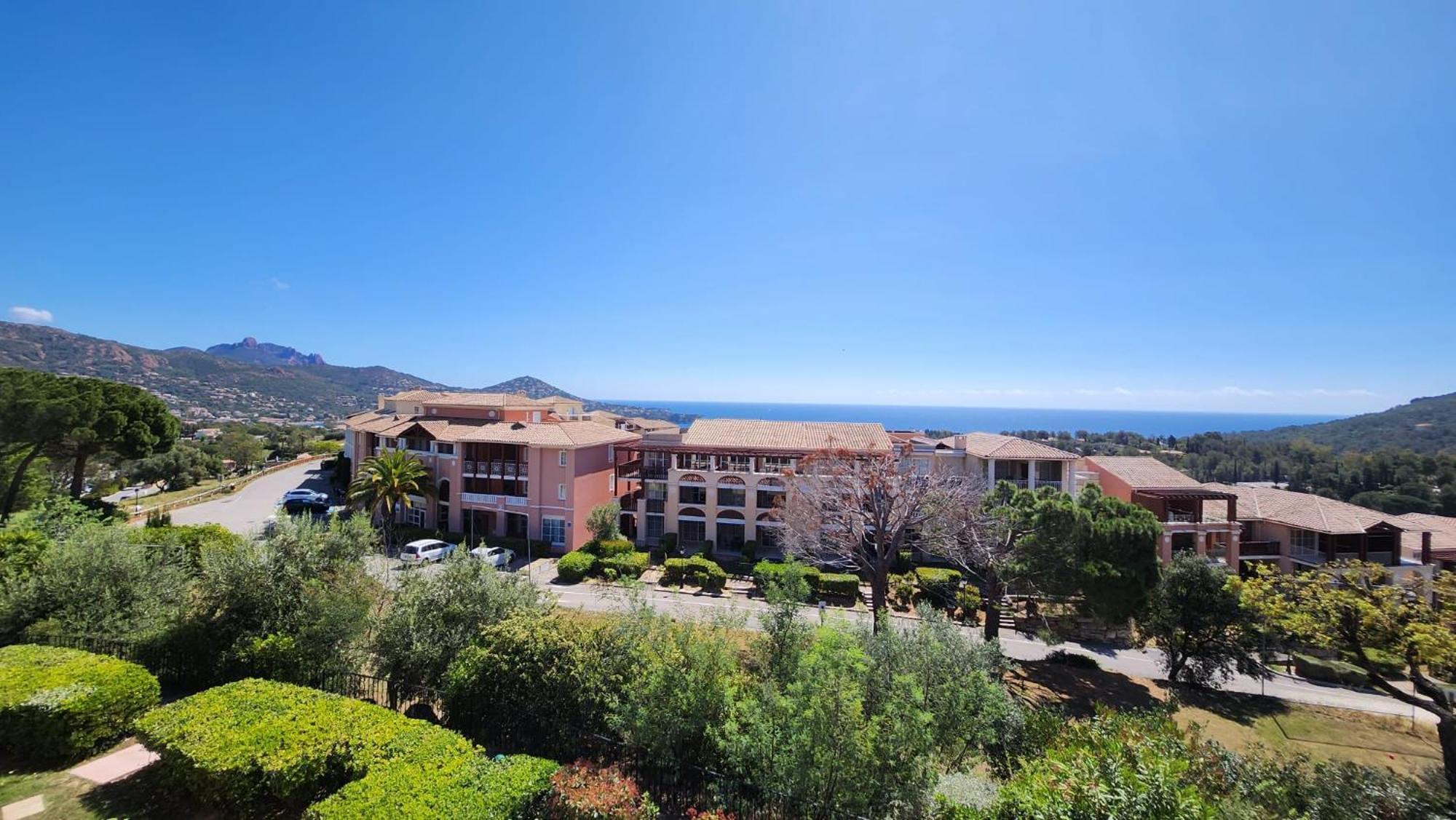 Saint-Raphael- Vue Mer Et Massif De L'Esterel Eksteriør bilde